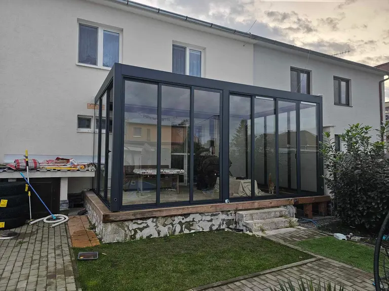 Bioklimatické pergoly a zipscreeny