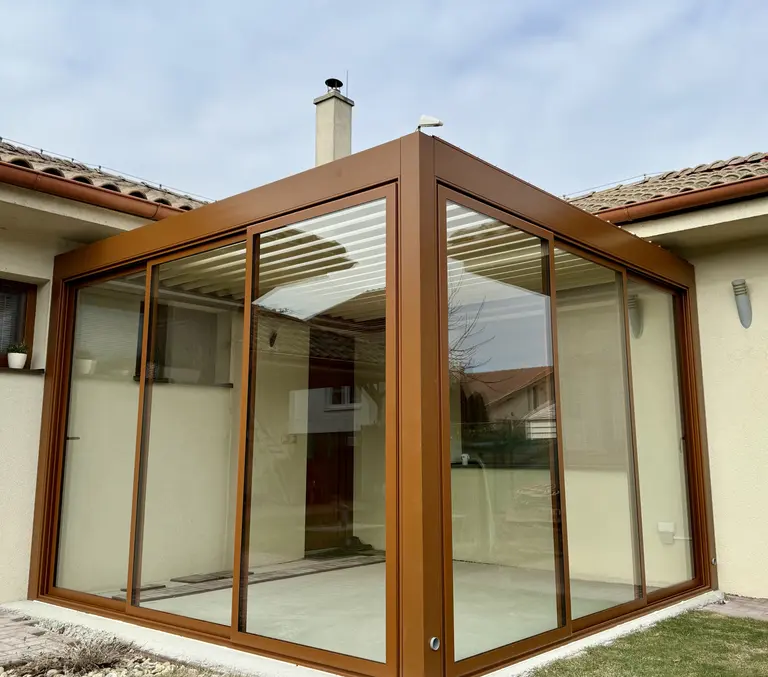 Bioklimatické pergoly a zipscreeny